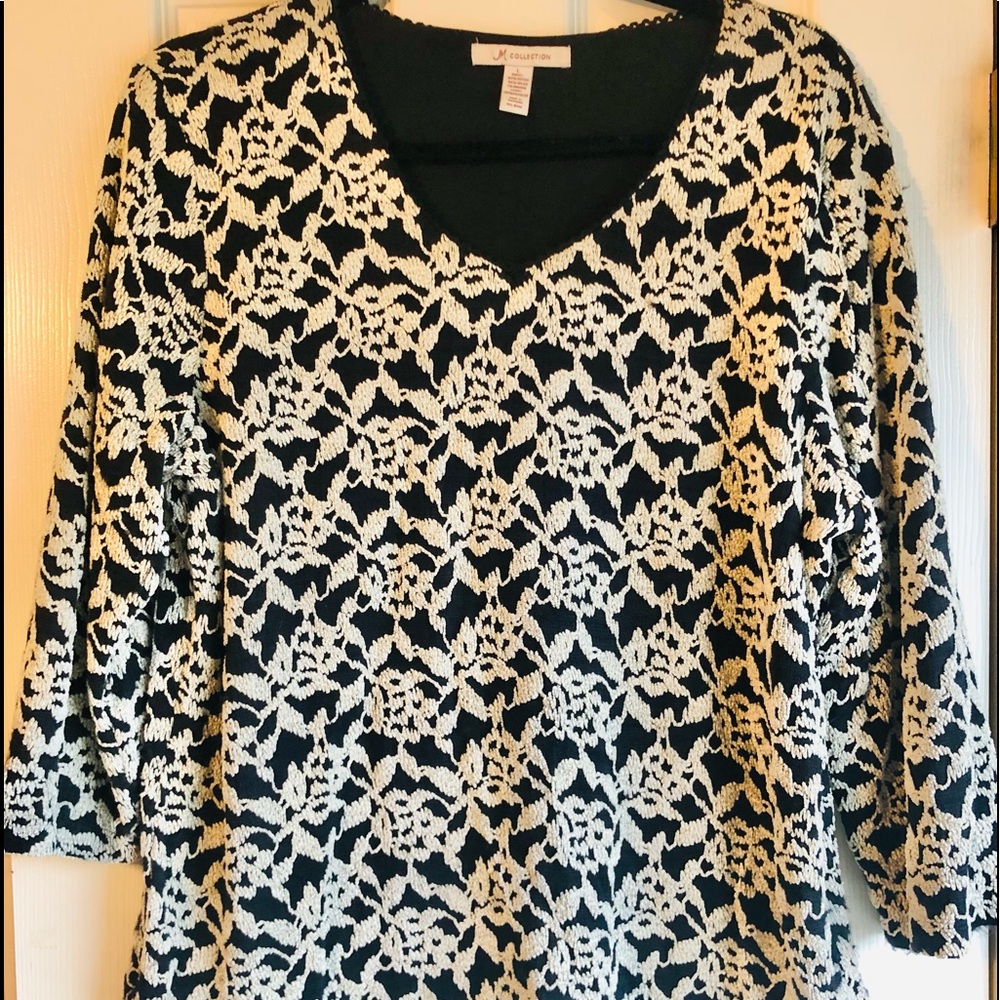 Cute vintage style v neck top
